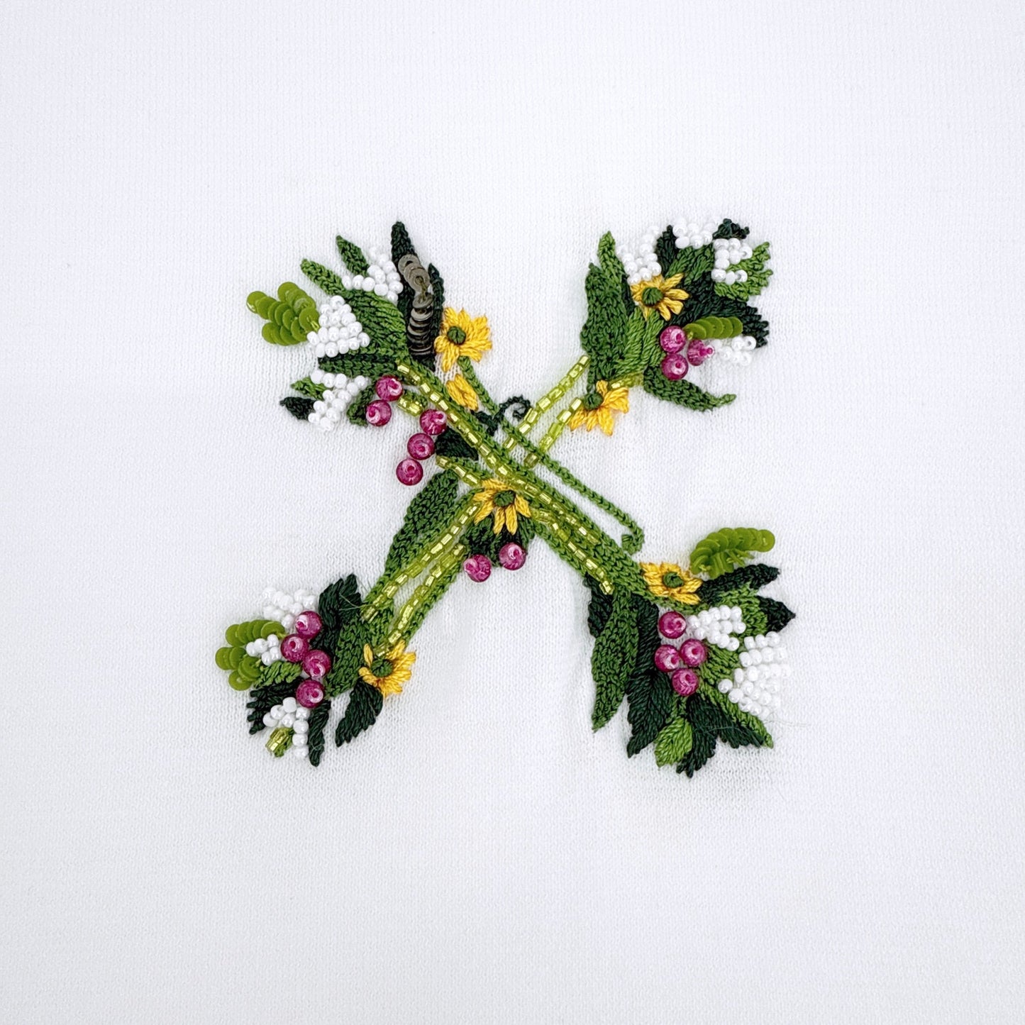 OFF WHITE Embroidered Mini Floral Arrows Tee S