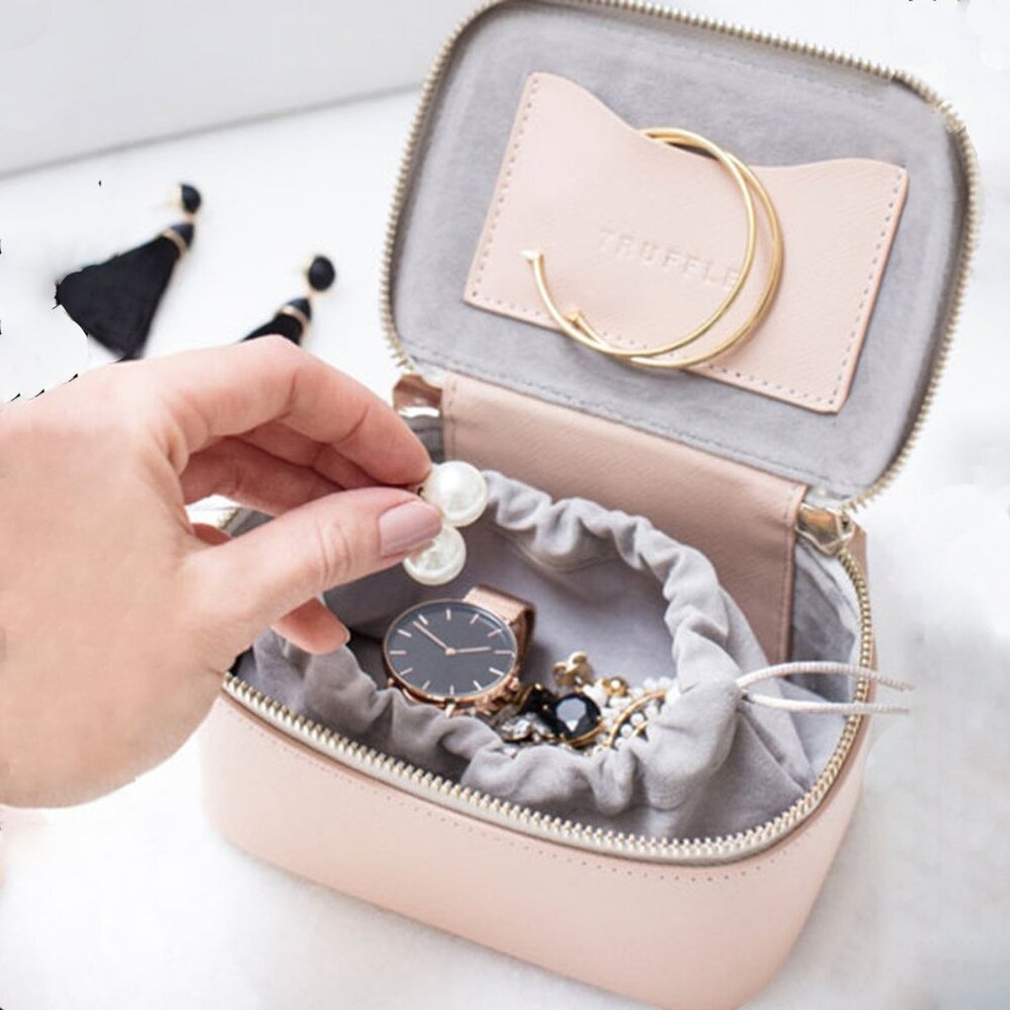 TRUFFLE Privacy Jewelry Case
