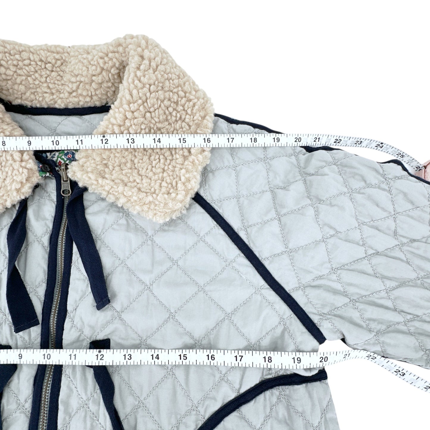 THE GREAT. The Short Quilted Reversible Jacket in Stone Blue 0|XS