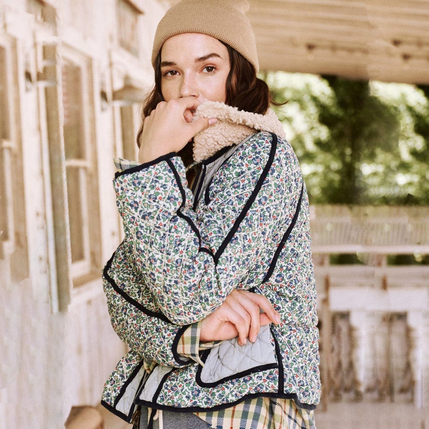 THE GREAT. The Short Quilted Reversible Jacket in Stone Blue 0|XS