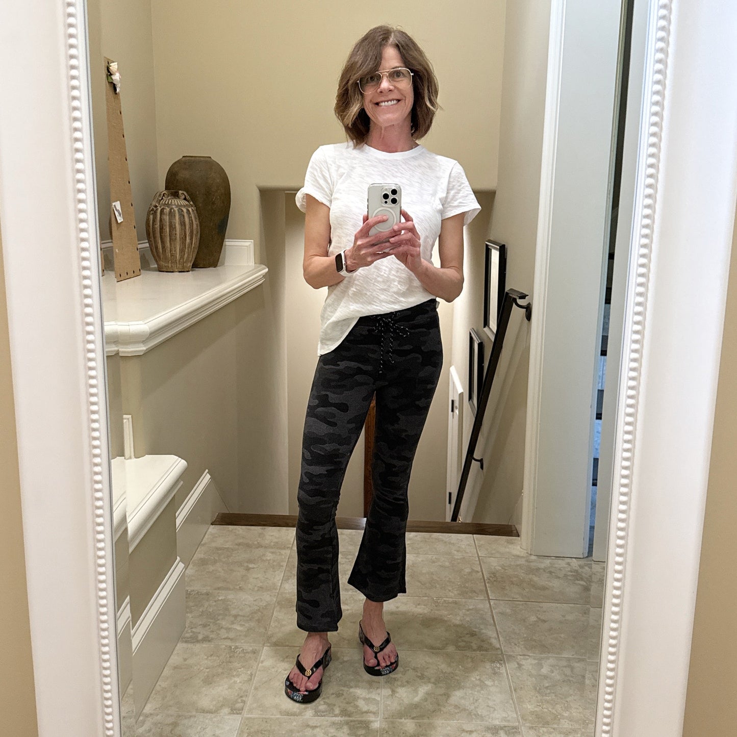 SUNDRY Camo Kick Flare Pants Size 0