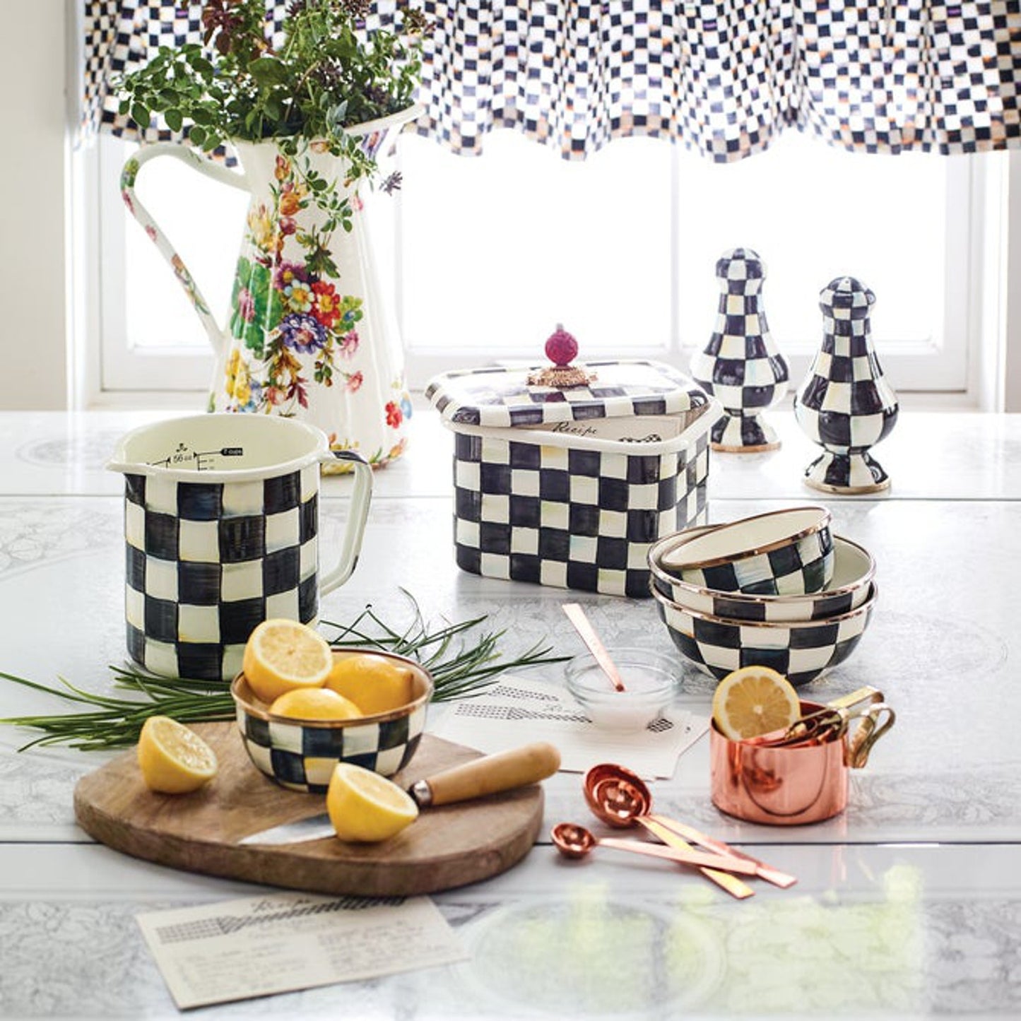 MACKENZIE-CHILDS 7 Cup Measuring Cup in Courtly Check