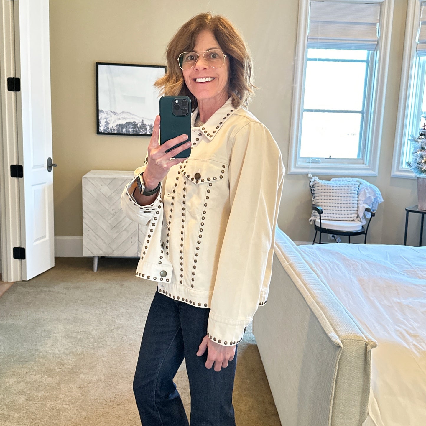 THE GREAT. The Studded Slouchy Jean Jacket.in Natural 1|S