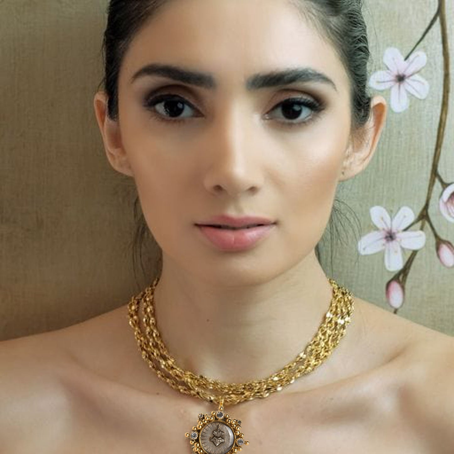VIRGINS SAINTS & ANGELS VSA Love Chain Necklace in Gold
