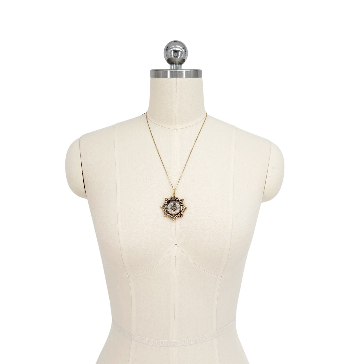 VIRGINS SAINTS & ANGELS VSA Cloister Sacred Heart Charm Necklace in Gold