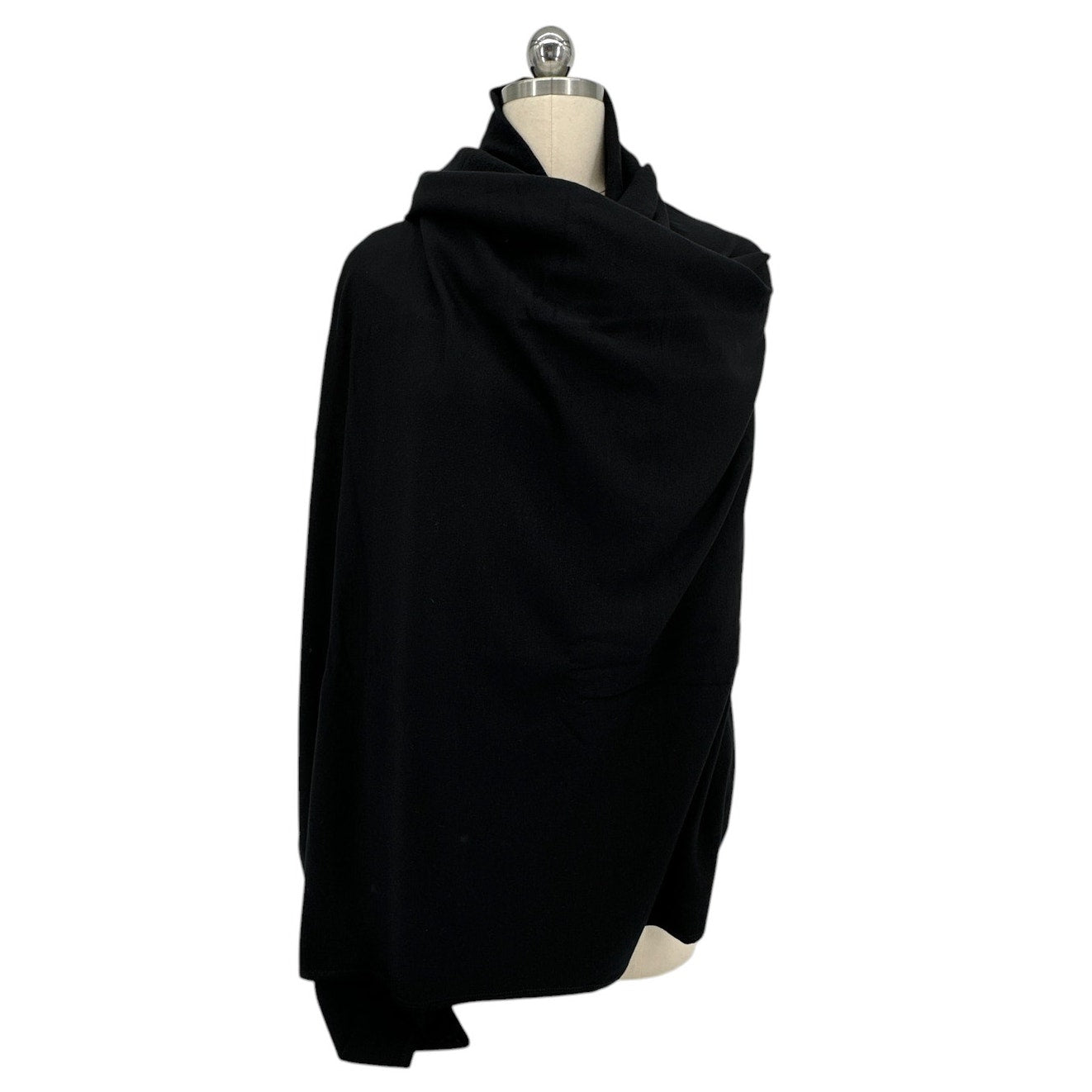 BLEUSALT The 2 Yard Wrap in Black