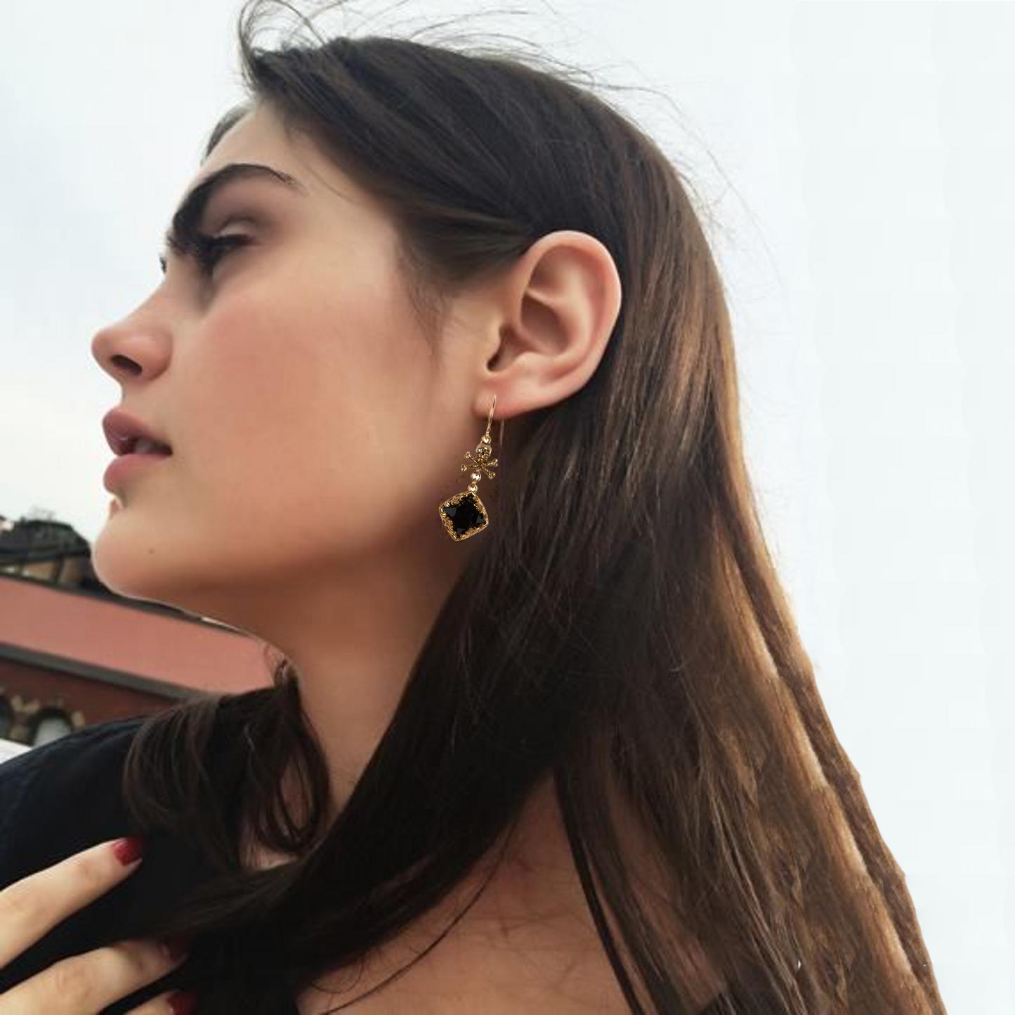 VIRGINS SAINTS & ANGELS VSA Skull Treasure Earrings in Gold