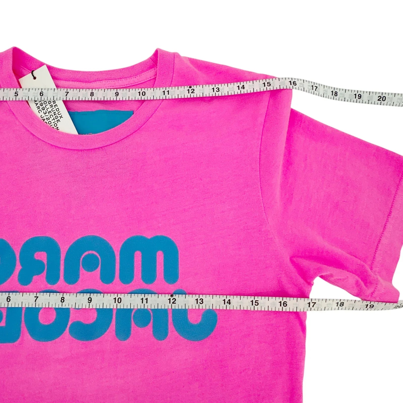 MARC JACOBS Fluorescent Logo Print Tee in Bright Pink S - flyKAMP