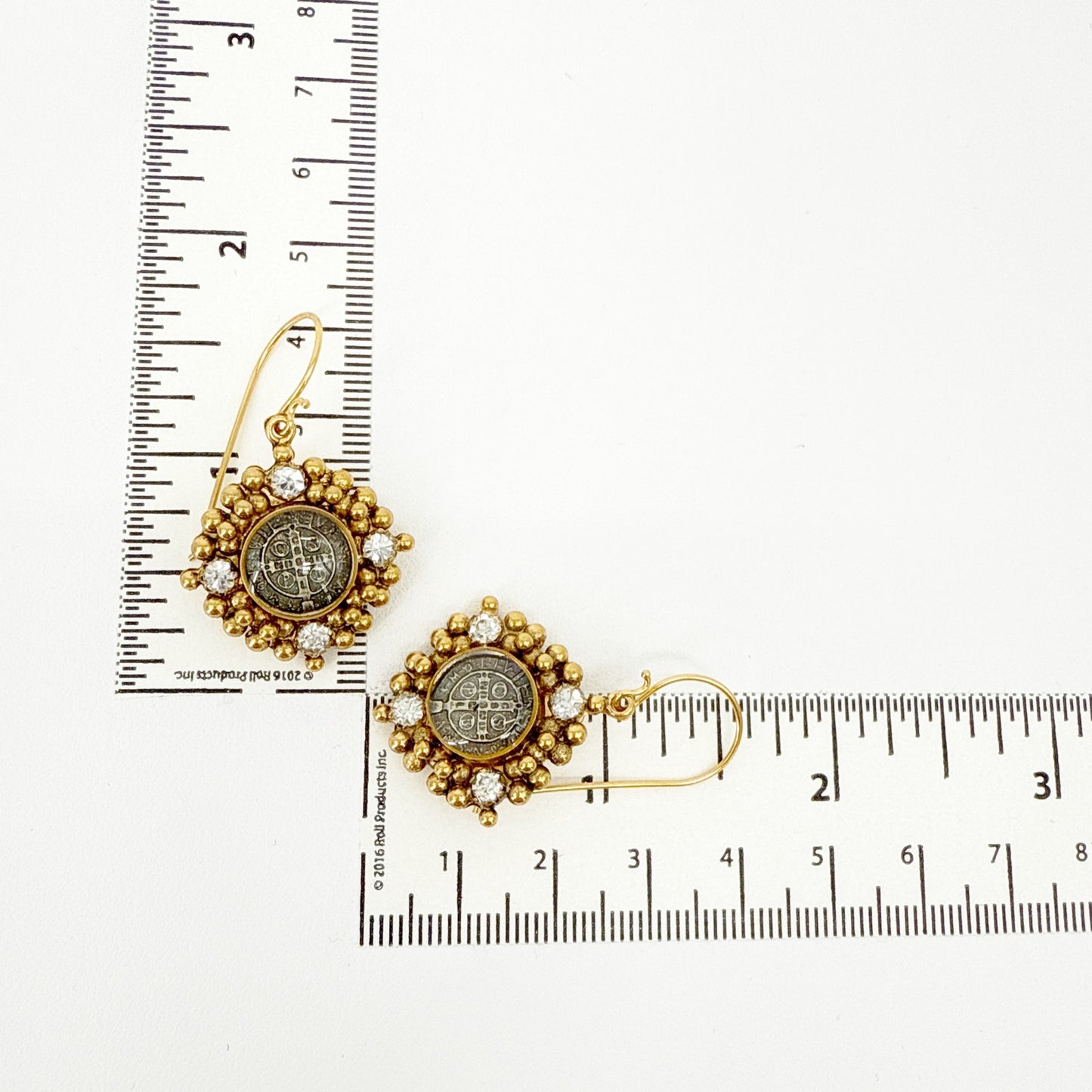 VIRGINS SAINTS & ANGELS VSA Petite Cloister Earrings San Benito in Gold