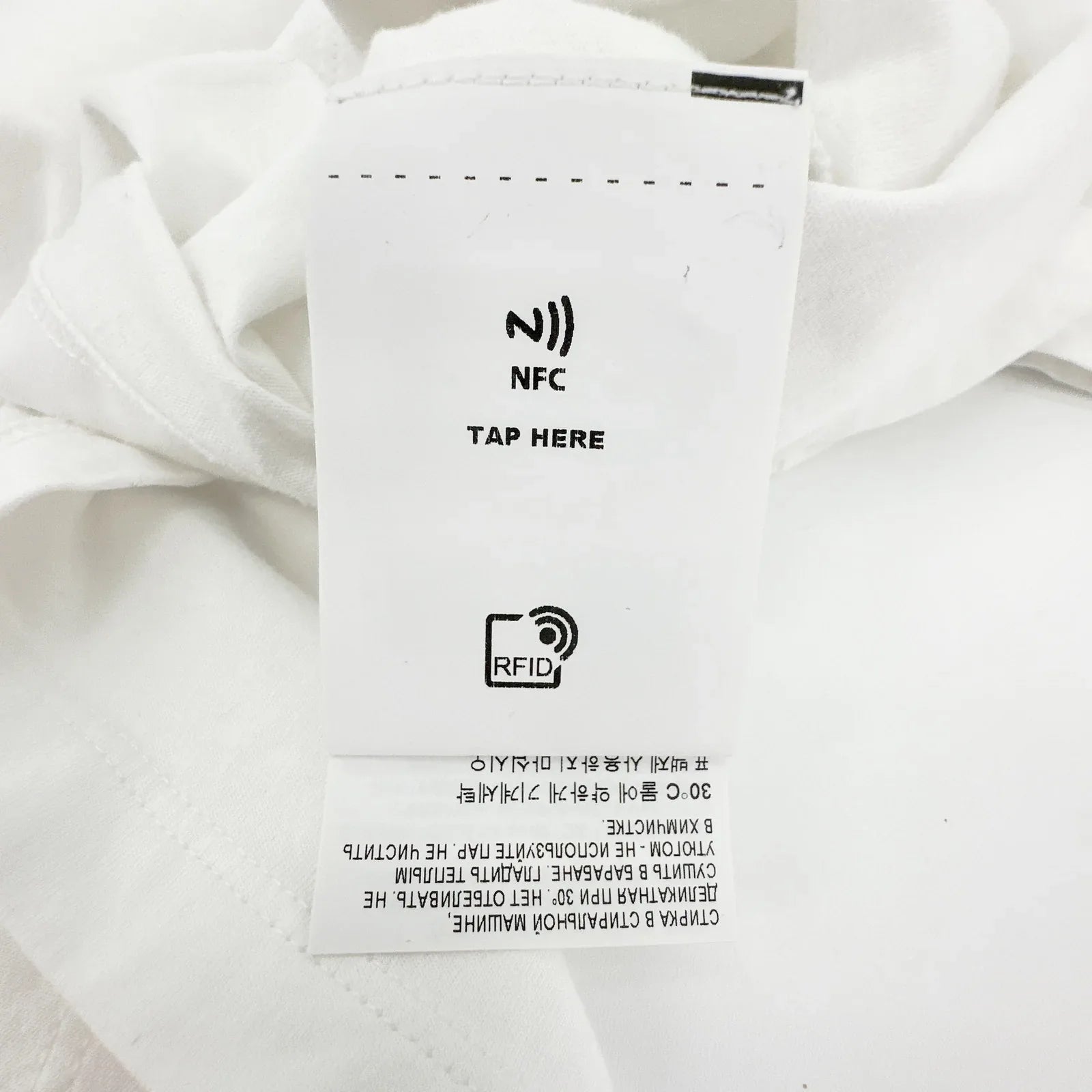 GOLDEN GOOSE Crewneck Glitter Star Tee S - flyKAMP