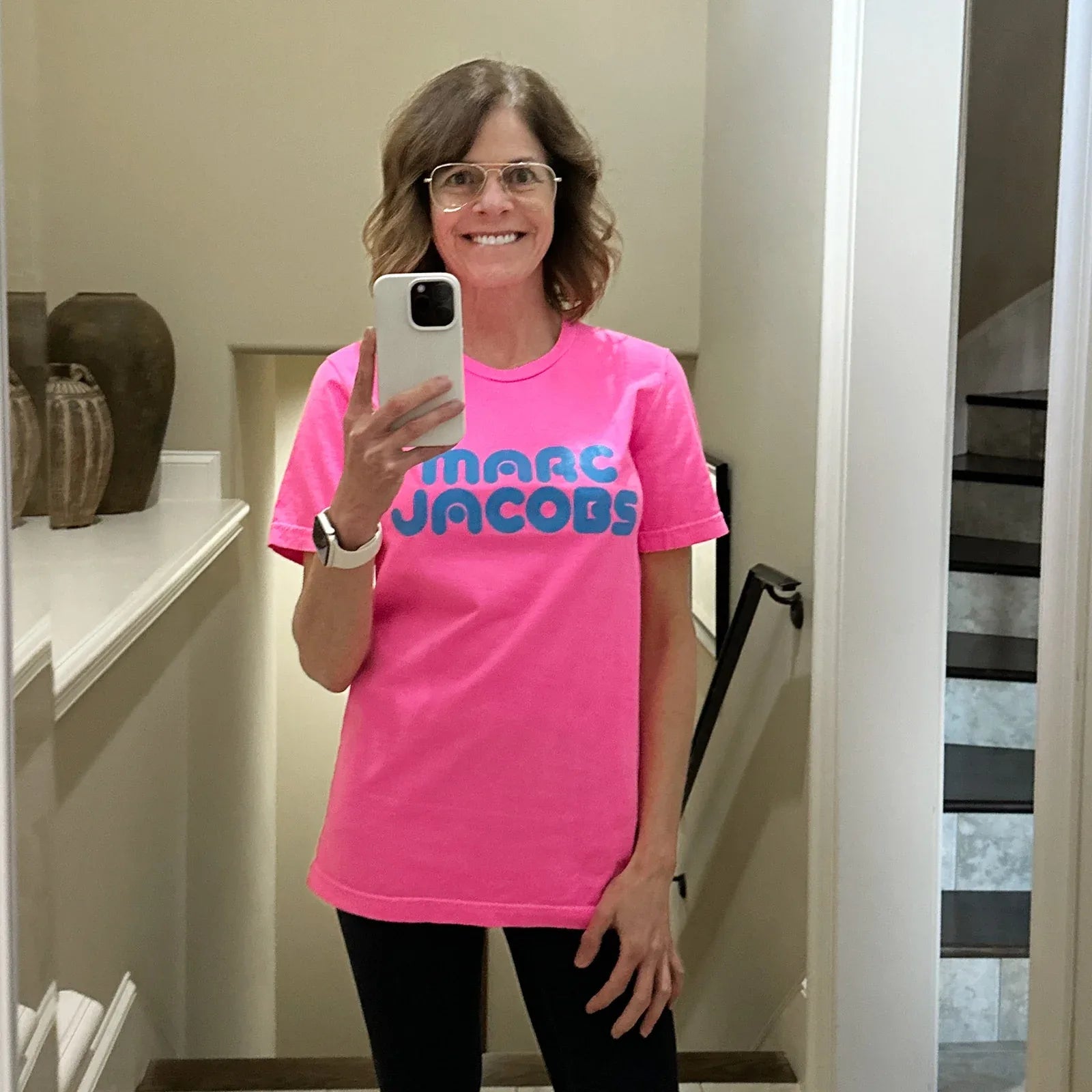 MARC JACOBS Fluorescent Logo Print Tee in Bright Pink S - flyKAMP
