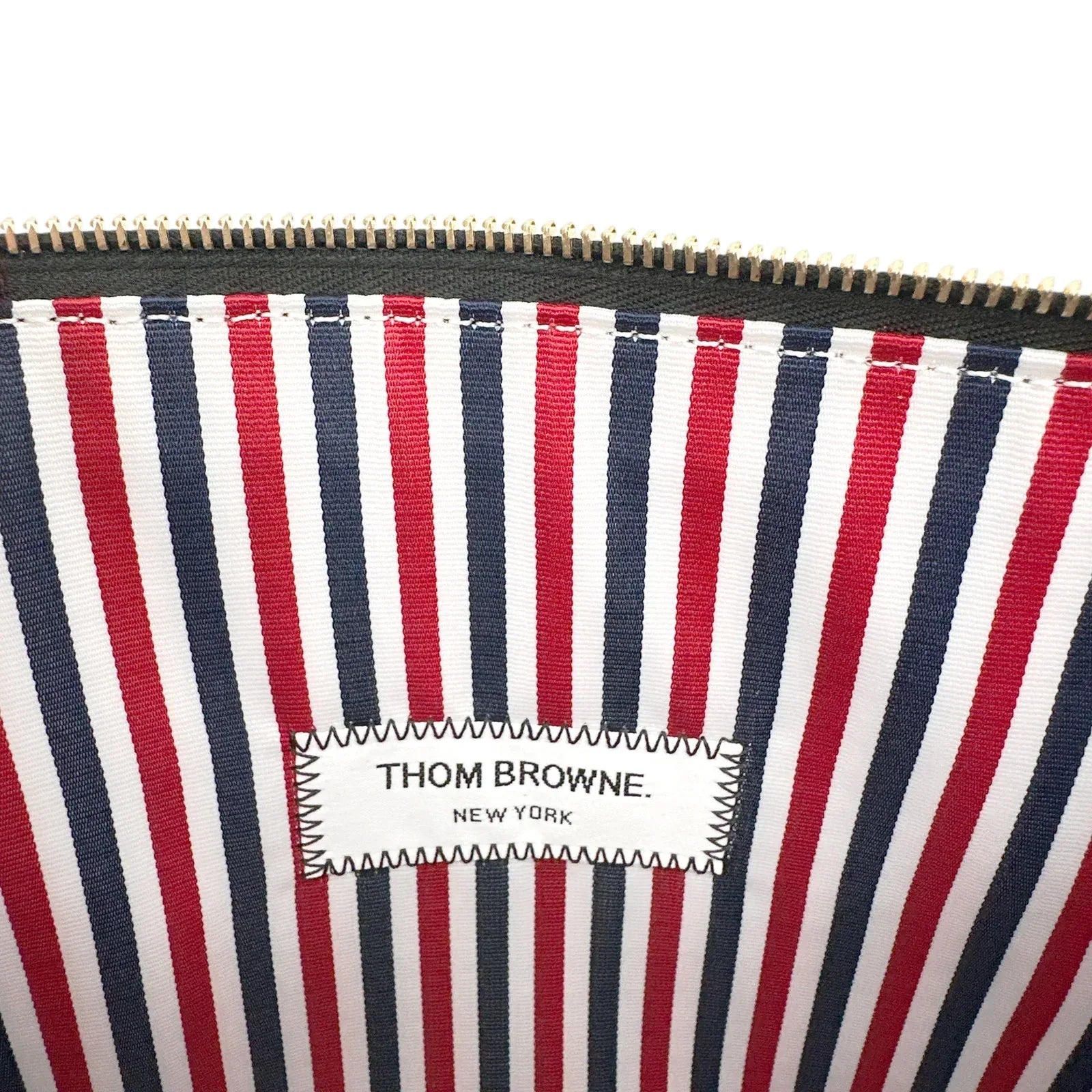 THOM BROWNE Mini Pebble Grain Gusset Folio - flyKAMP