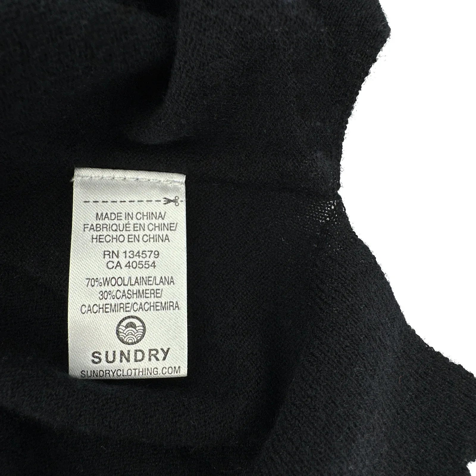 SUNDRY Loved Cashmere Blend Crew Neck Sweater XS - flyKAMP