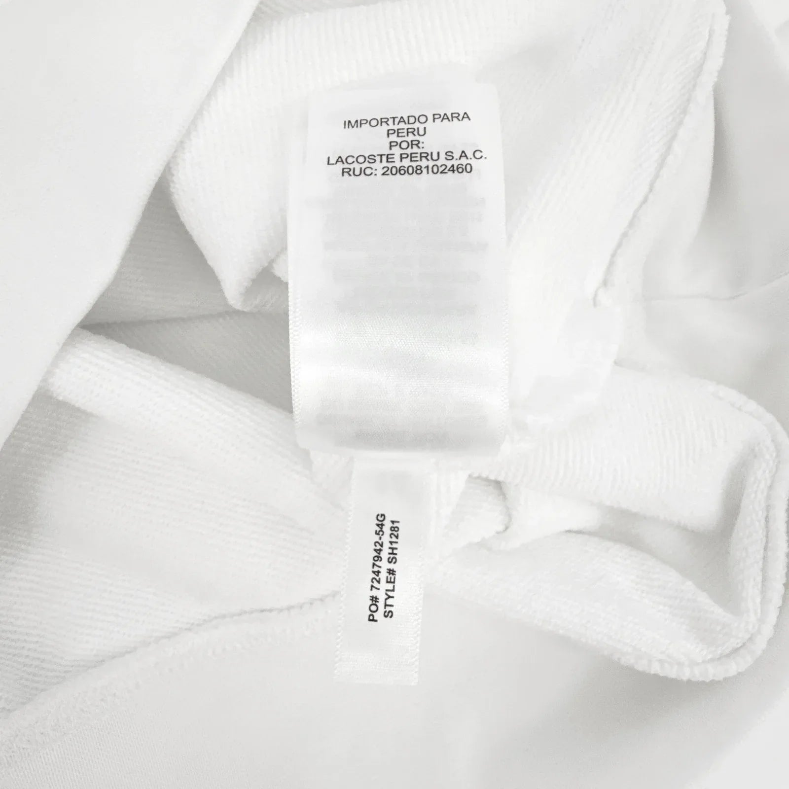 LACOSTE Classic Fit Crewneck Sweatshirt in White S - flyKAMP