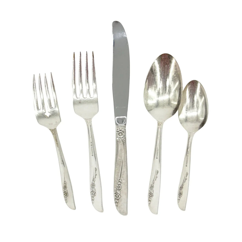 ONEIDA LTD. 1881 ROGERS Lilac Time Pattern Silverplate Flatware 73 Piece Set - flyKAMP