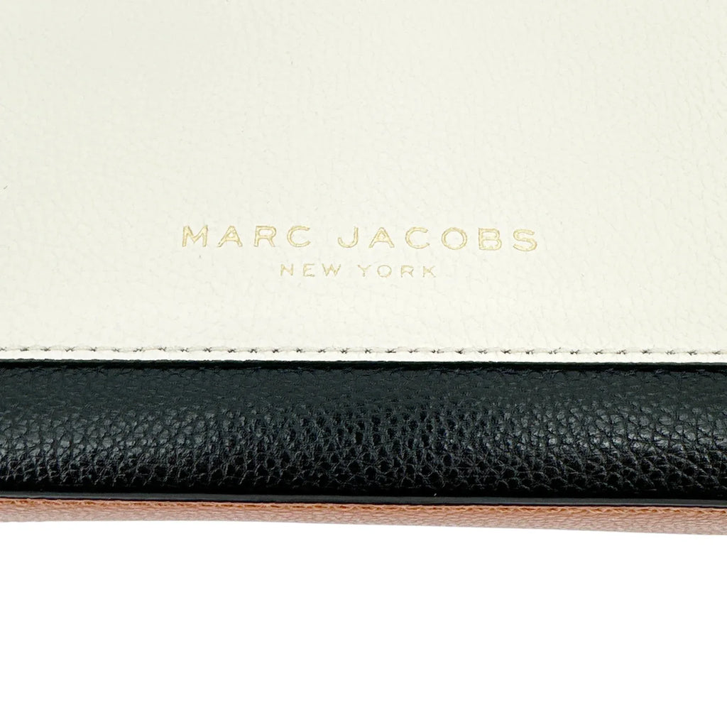 MARC JACOBS Grind Leather Cosmetic Pouch - flyKAMP