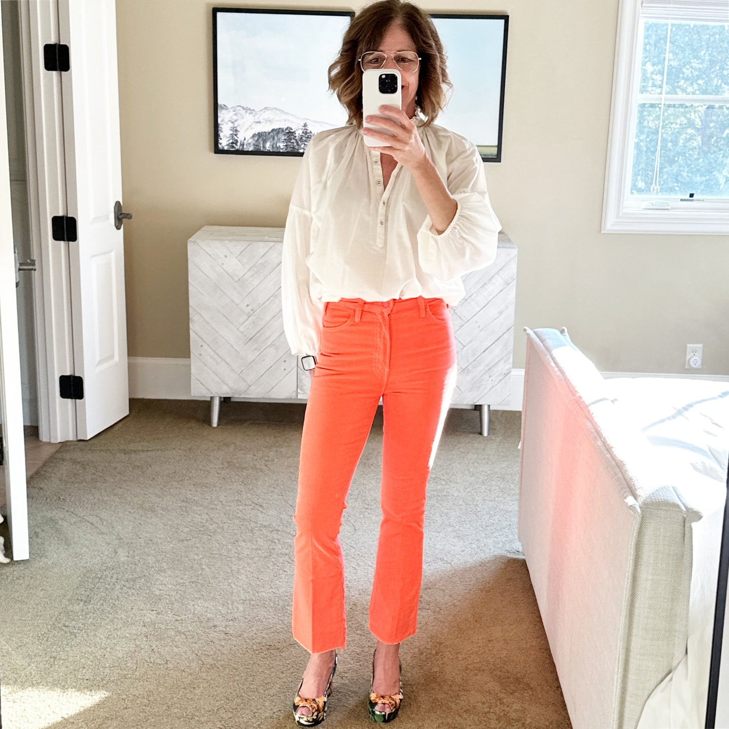 MOTHER The Hustler Ankle Fray Hopscotch Corduroy in Coral 24