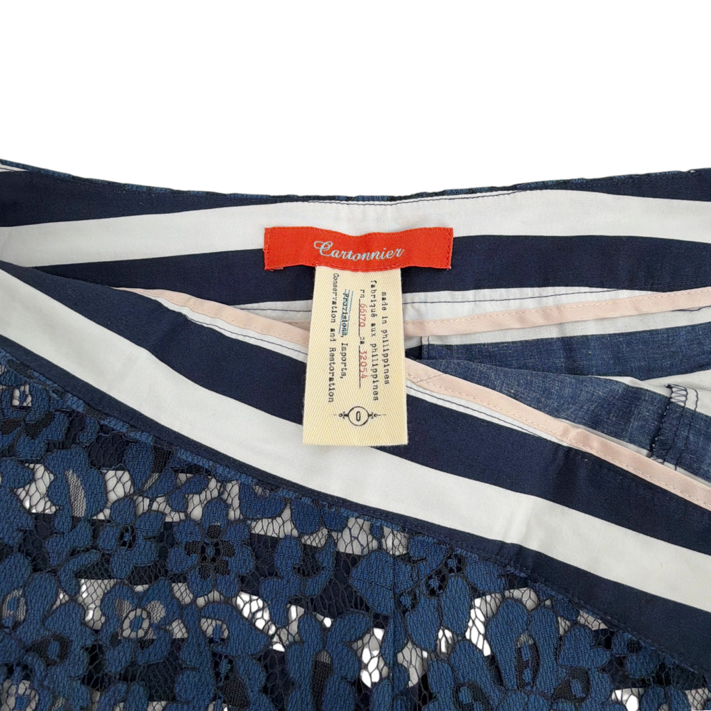 ANTHROPOLOGIE Cartonnier Scalloped Lacework Shorts in Navy 0 Anthropologie