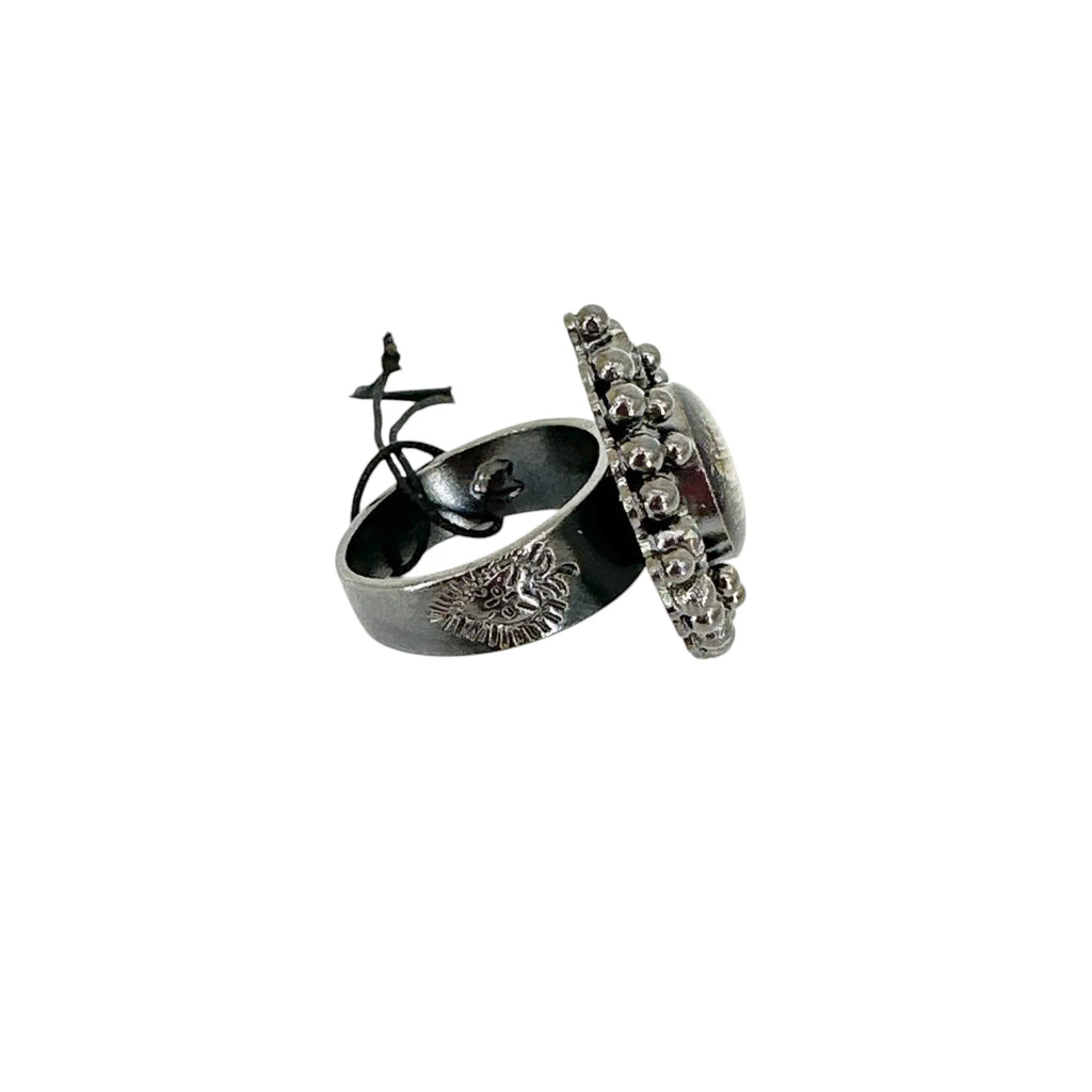 VIRGINS SAINTS & ANGELS VSA Petite Cloister Zia Ring in Gunmetal - flyKAMP
