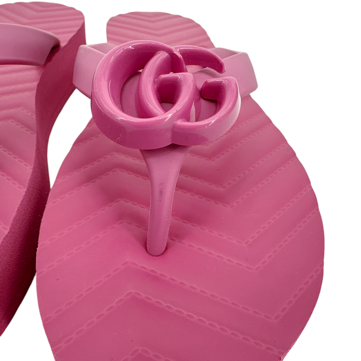 GUCCI Chevron Logo Thong Flip Flop Sandals || 37