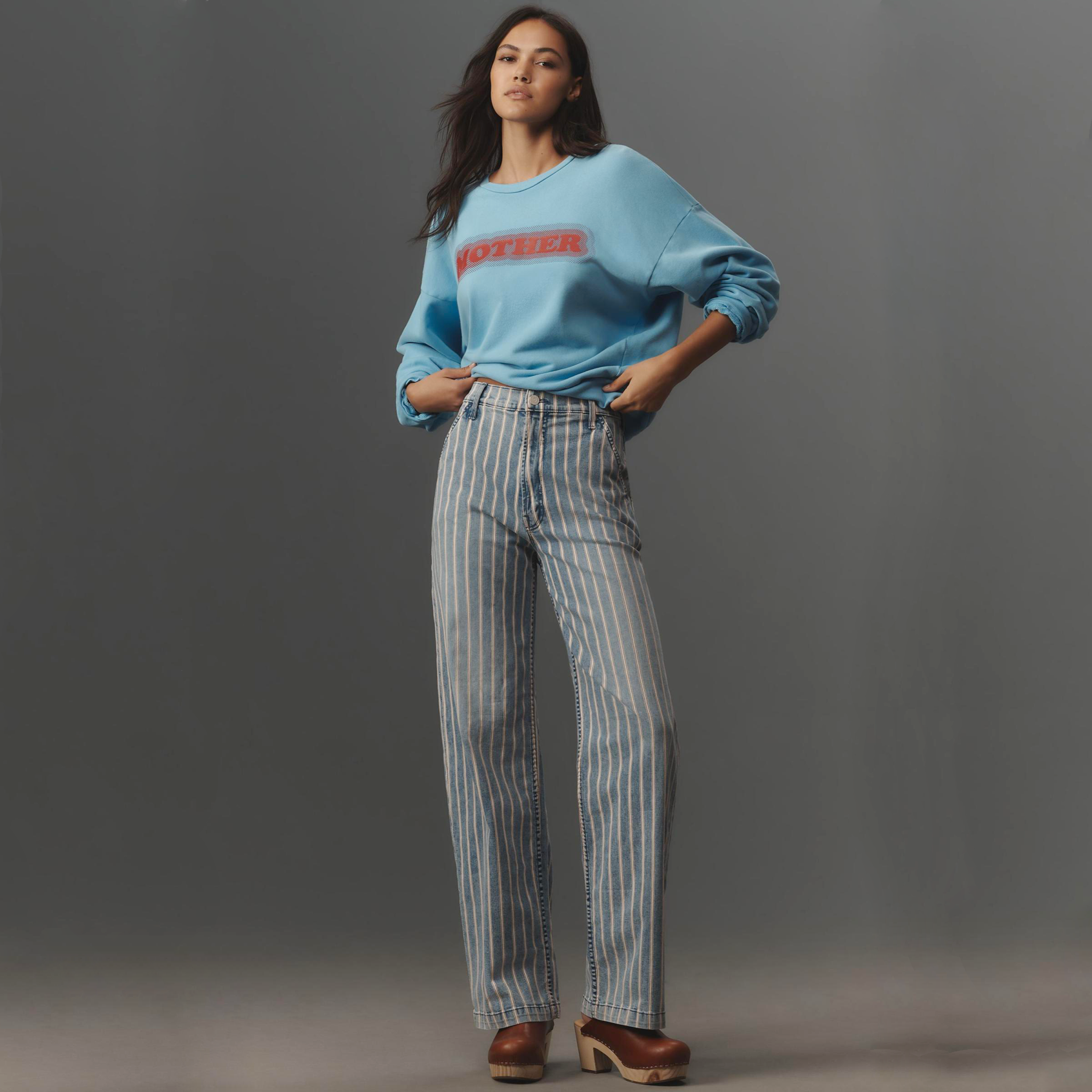 MOTHER The Drop Square Logo Cotton Sweatshirt in Mother High Density XS Mother