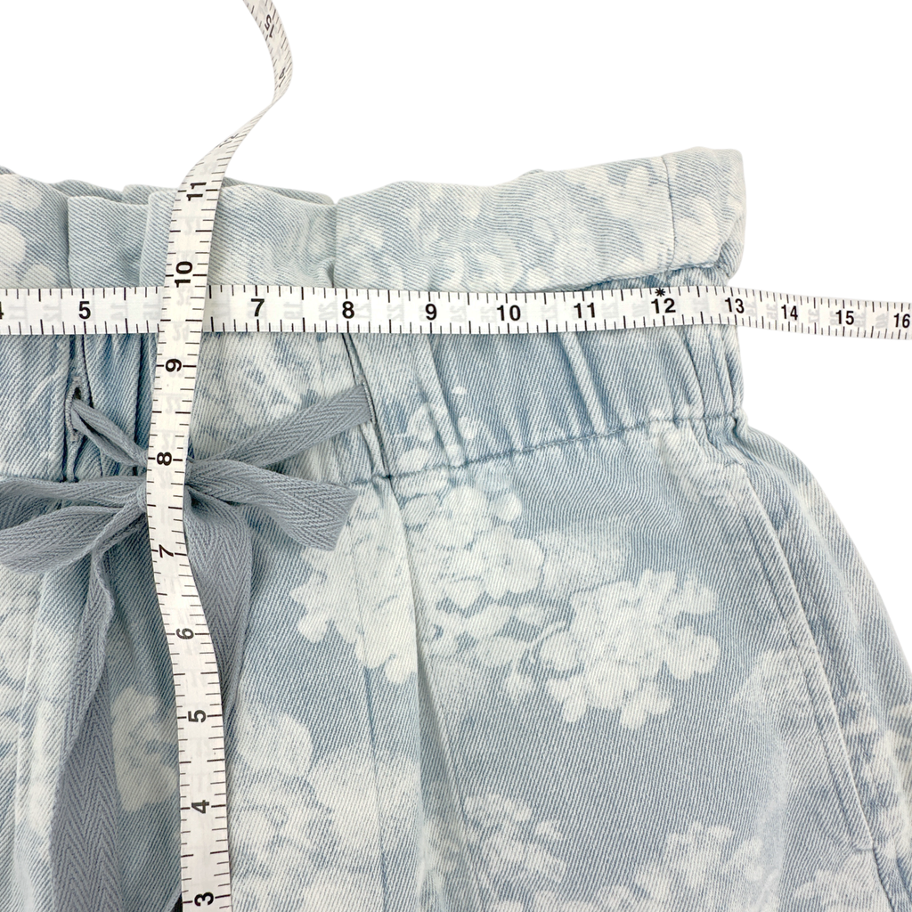 THE GREAT. The Midland Frayed Shorts in Blue Floral 0|XS The Great.