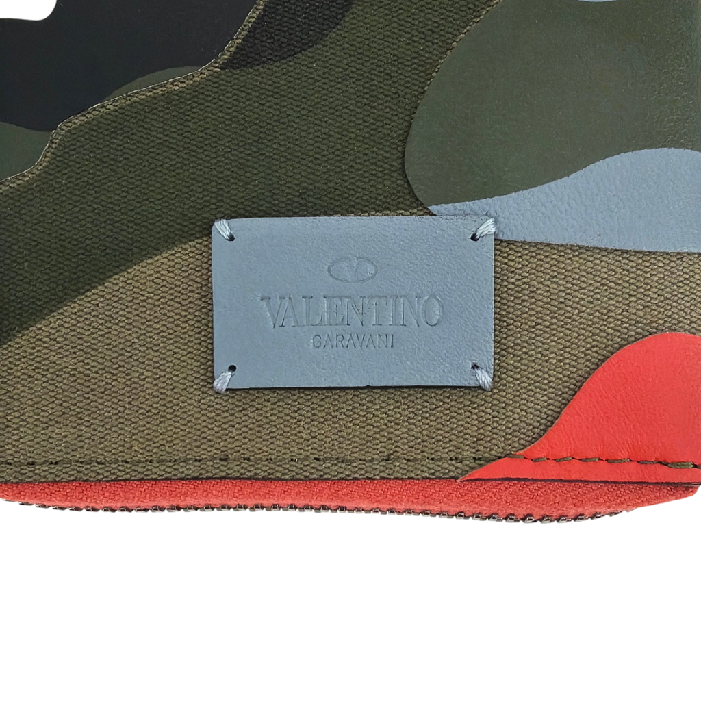 VALENTINO GARAVANI Camouflage Zip Wallet Valentino Garavani