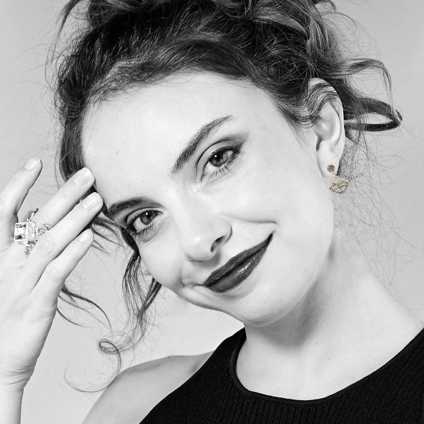 VIRGINS SAINTS & ANGELS VSA Queen of Hearts Crystal Drop Post Earrings in Silver