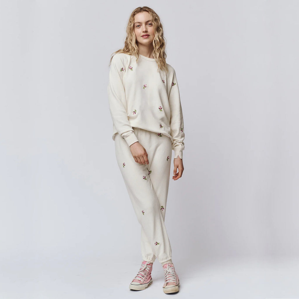 THE GREAT. The Stadium Sweatpant. Washed White with Embroidered Roses 0|XS The Great.