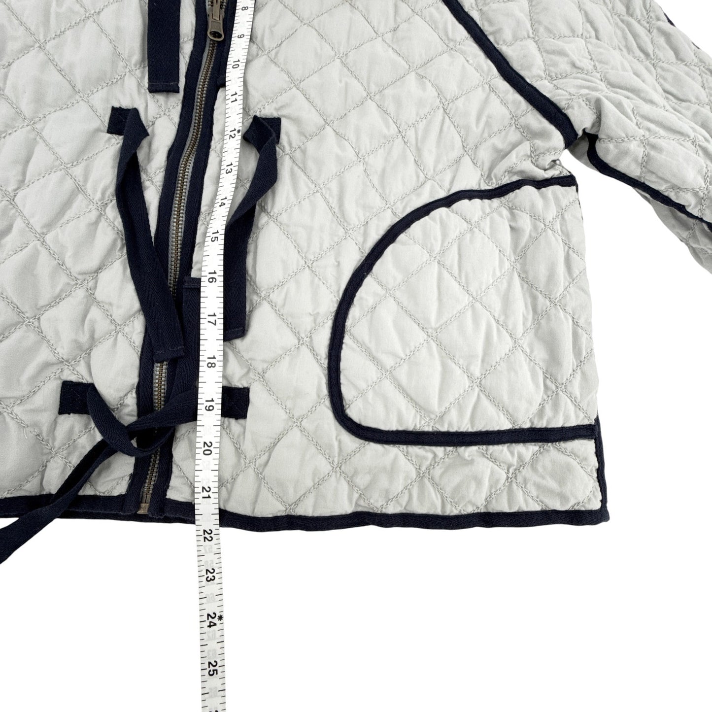 THE GREAT. The Short Quilted Reversible Jacket in Stone Blue 0|XS