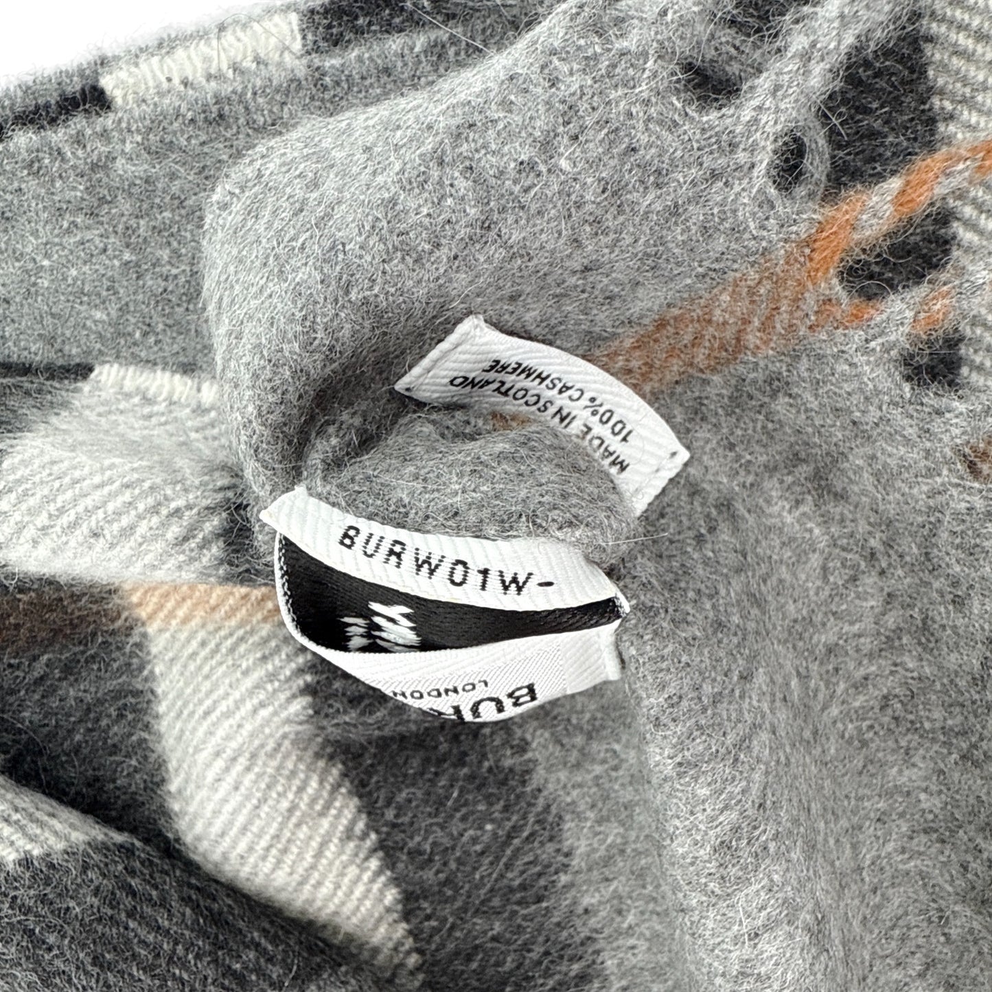 BURBERRY Giant Check Cashmere Scarf in Grey