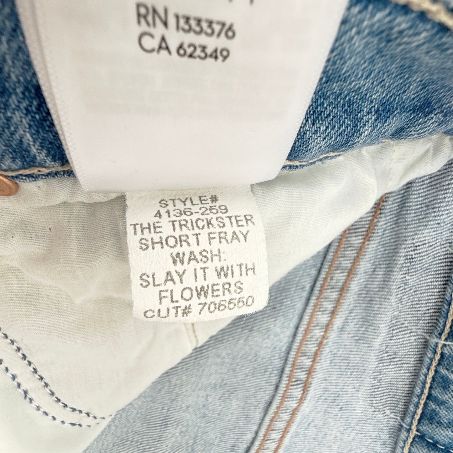 MOTHER The Trickster Short Fray Shorts in Slay It With Flowers 24|XS