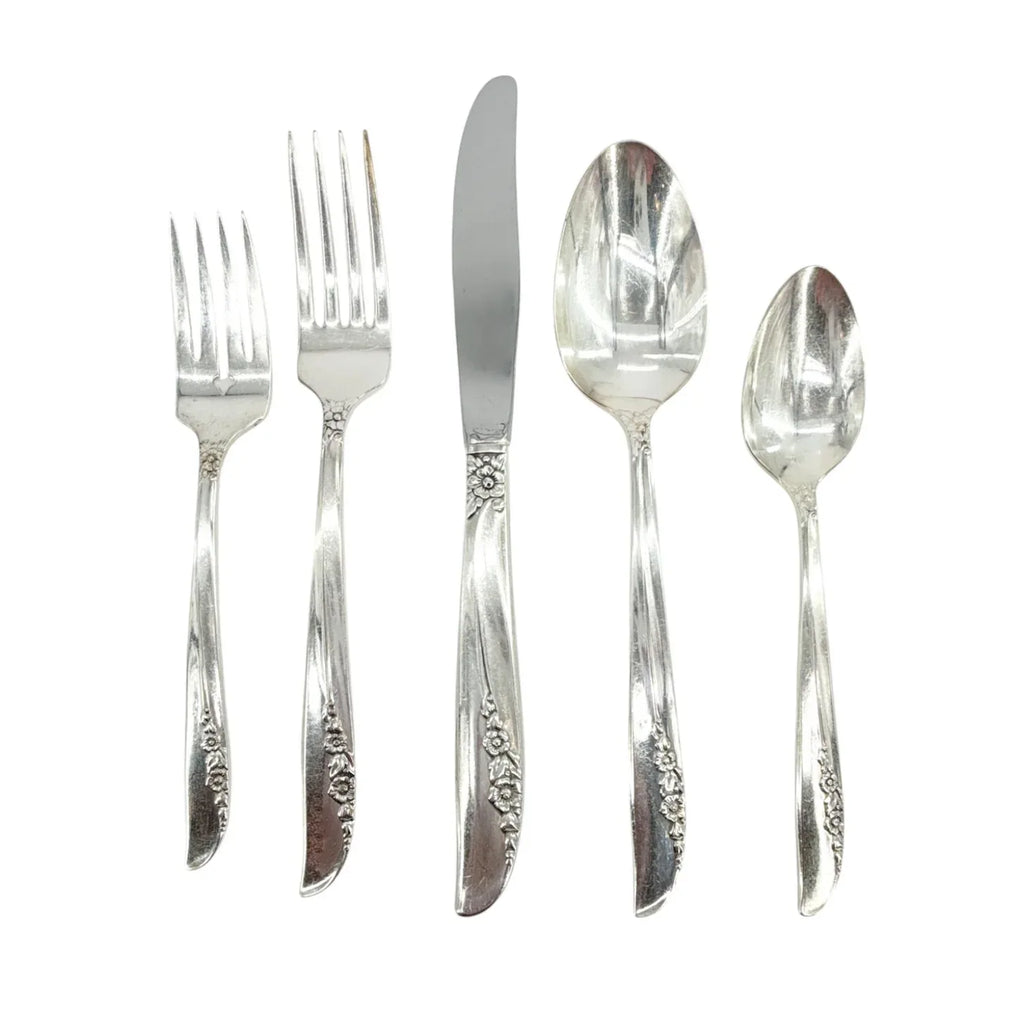 ONEIDA LTD. 1881 ROGERS Lilac Time Pattern Silverplate Flatware 73 Piece Set - flyKAMP