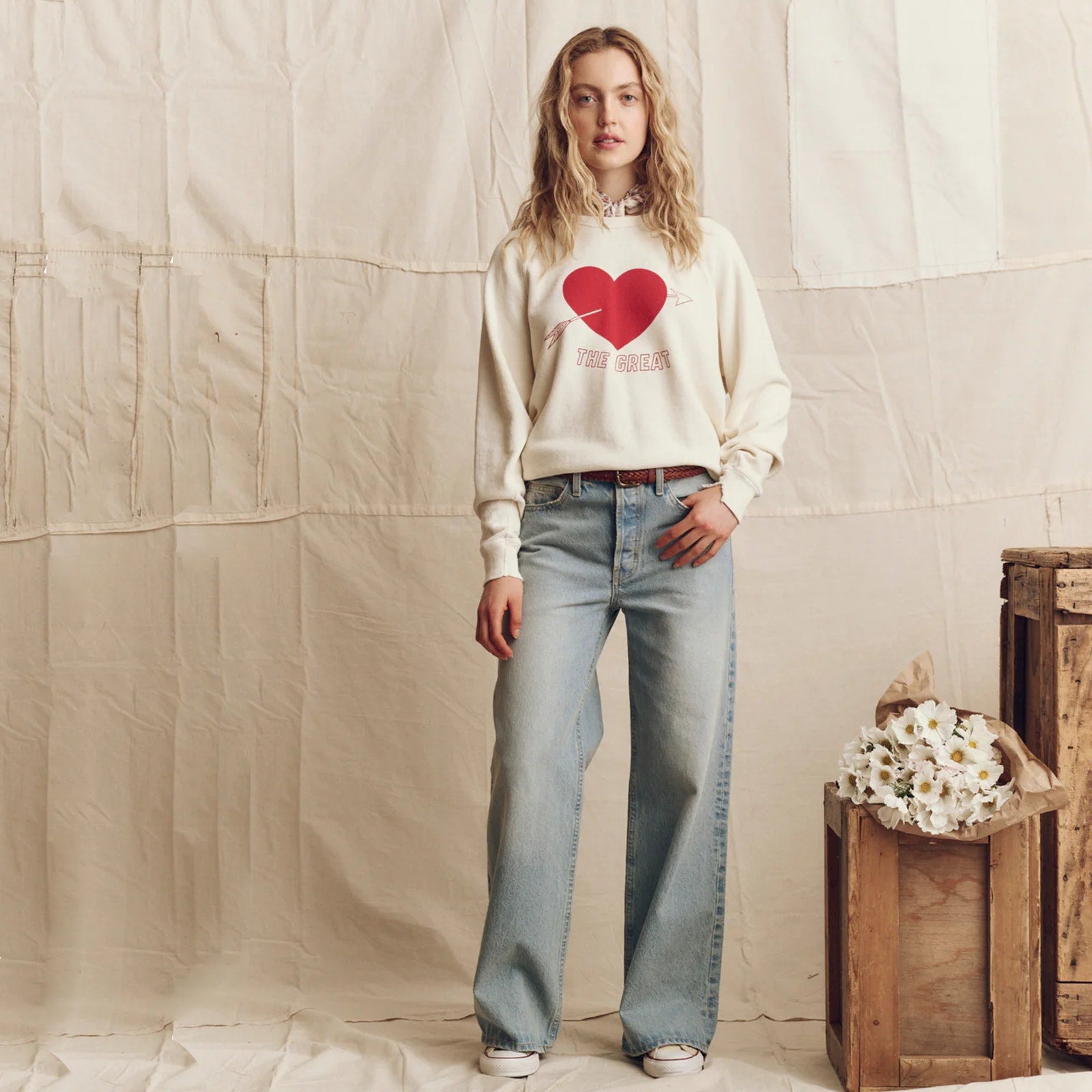 THE GREAT. The College Sweatshirt in Washed White with Red Heart Graphic 0|XS The Great.