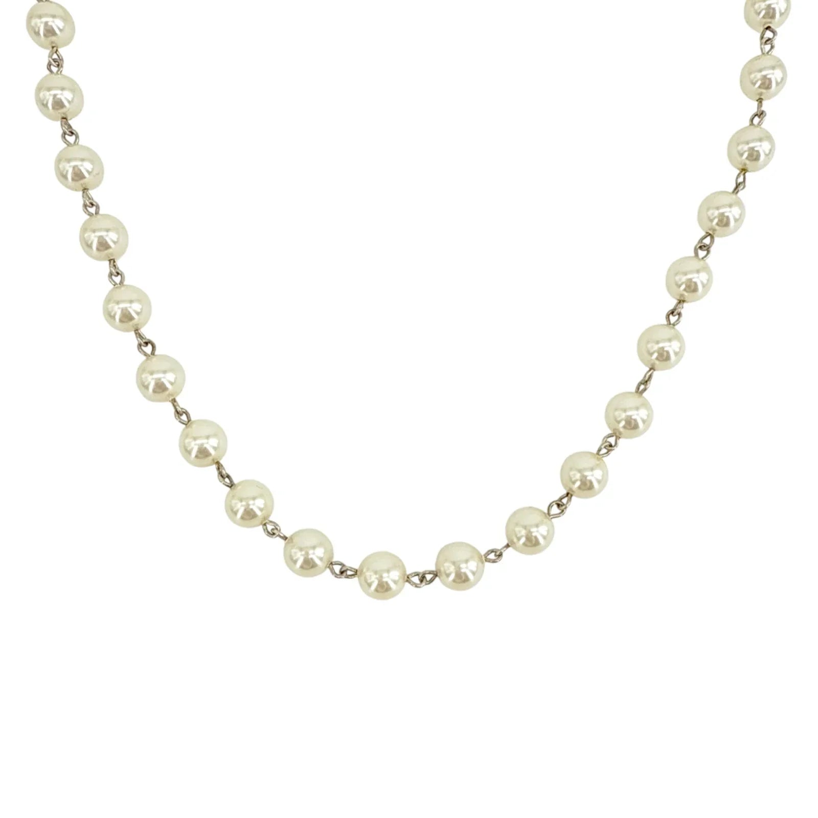 VIRGINS SAINTS & ANGELS VSA Iconic Cream 8mm Pearl Choker in Silver - flyKAMP