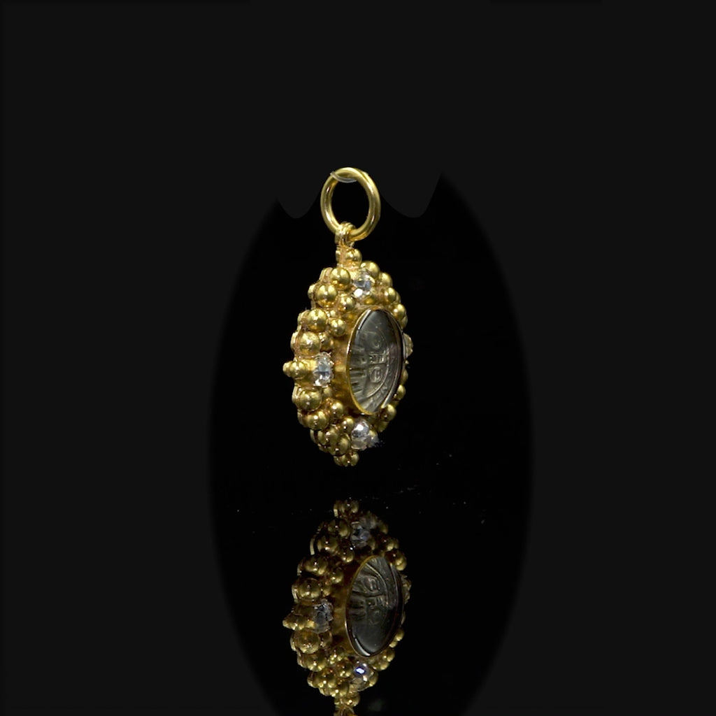 VIRGINS SAINTS & ANGELS VSA Petite Cloister San Benito Charm Necklace in Gold