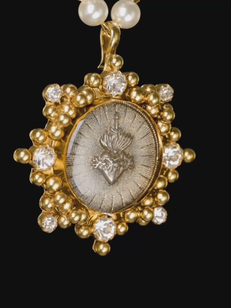 VIRGINS SAINTS & ANGELS VSA Cloister Sacred Heart Medallion in Gold