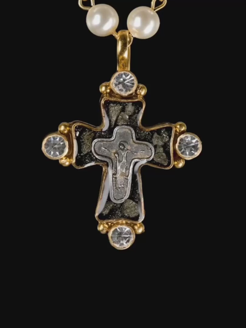 VIRGINS SAINTS & ANGELS VSA Maria Cross Medallion in Gold