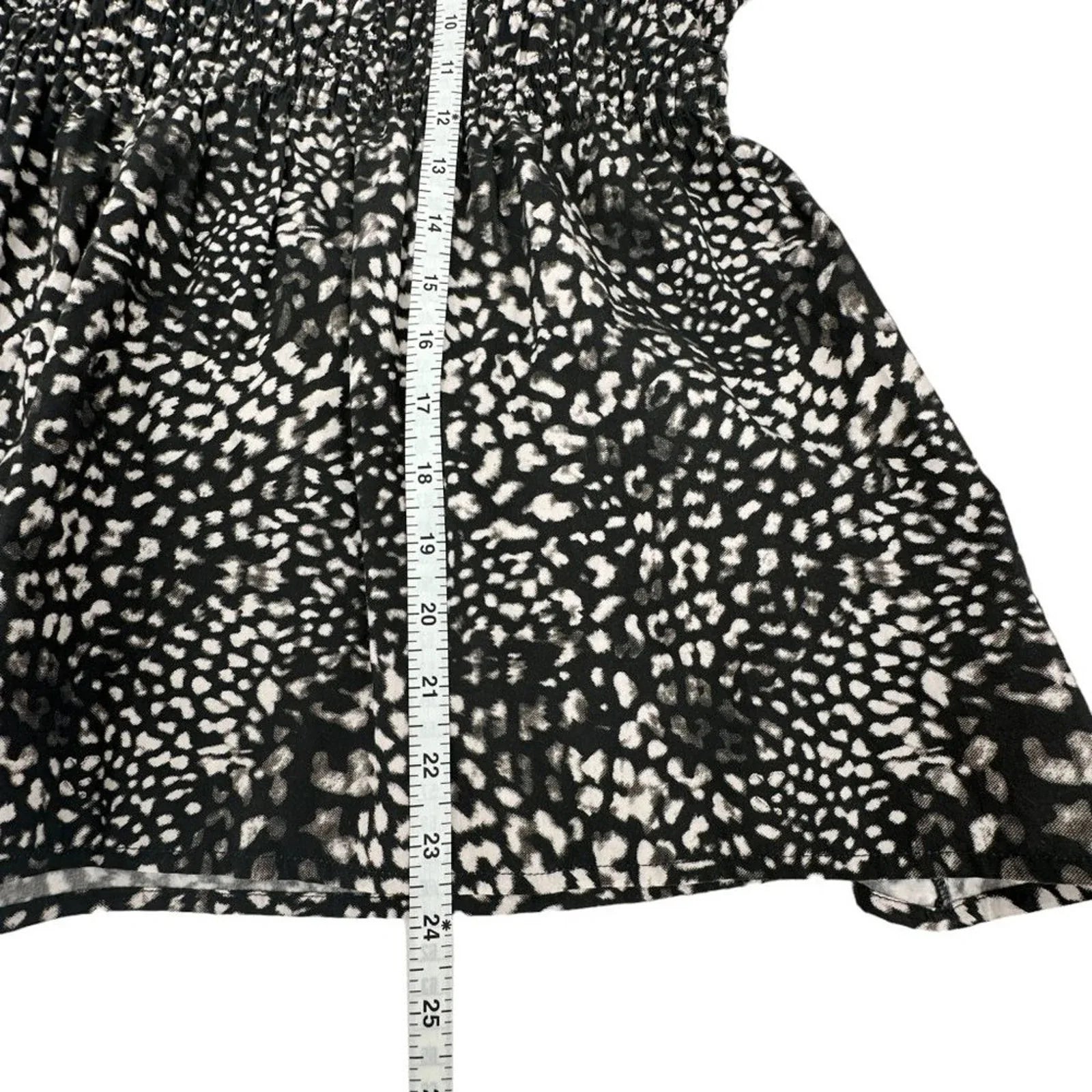SEA New York Calla Cheetah Flutter Sleeve Top Size 4 - flyKAMP