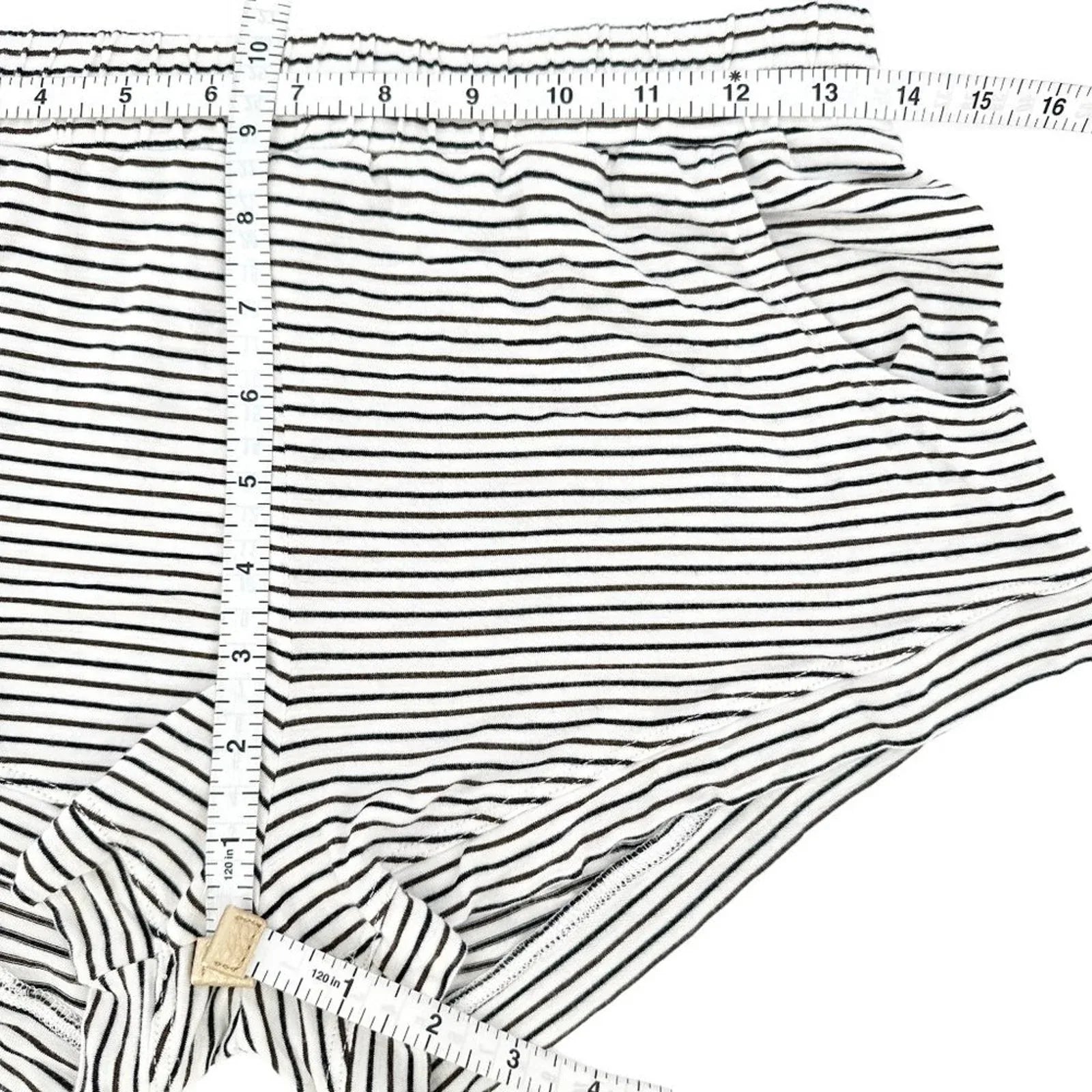 MAISON DU SOIR Elody Sleep Short in Off White & Chocolate Stripe XS - flyKAMP