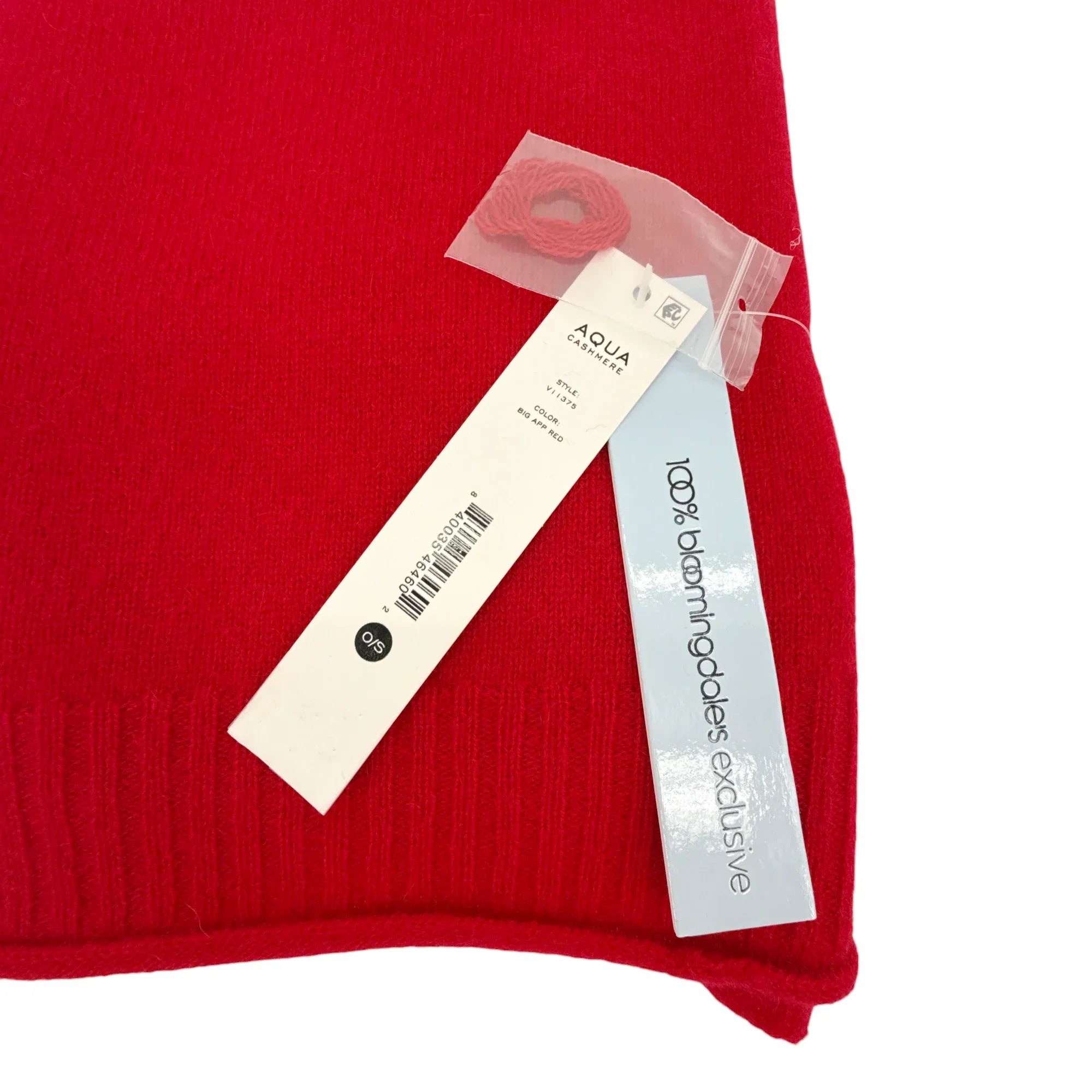 AQUA Cashmere Throw Blanket Bloomingdale's Exclusive in Big Apple Red - flyKAMP