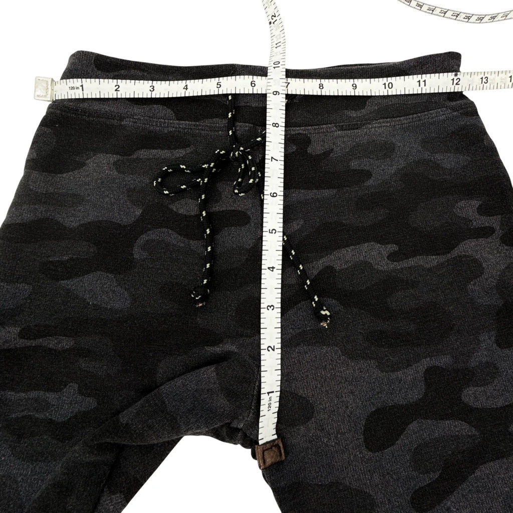 SUNDRY Camo Kick Flare Pants Size 0 - flyKAMP