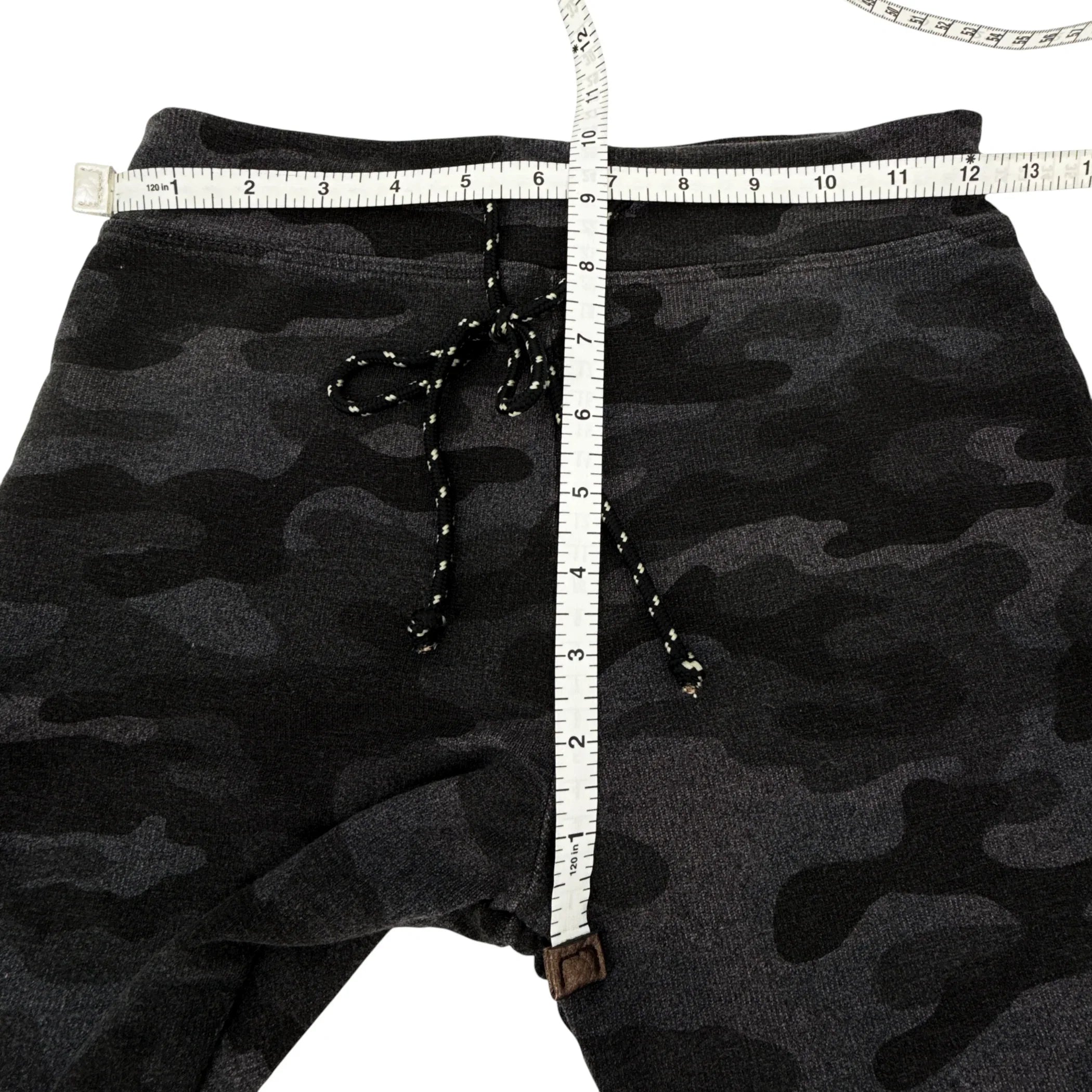 SUNDRY Camo Kick Flare Pants Size 0 - flyKAMP